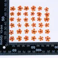 96 mini fleurs séchées pressées 1,5 cm pour résine – Color Gris foncé (8)