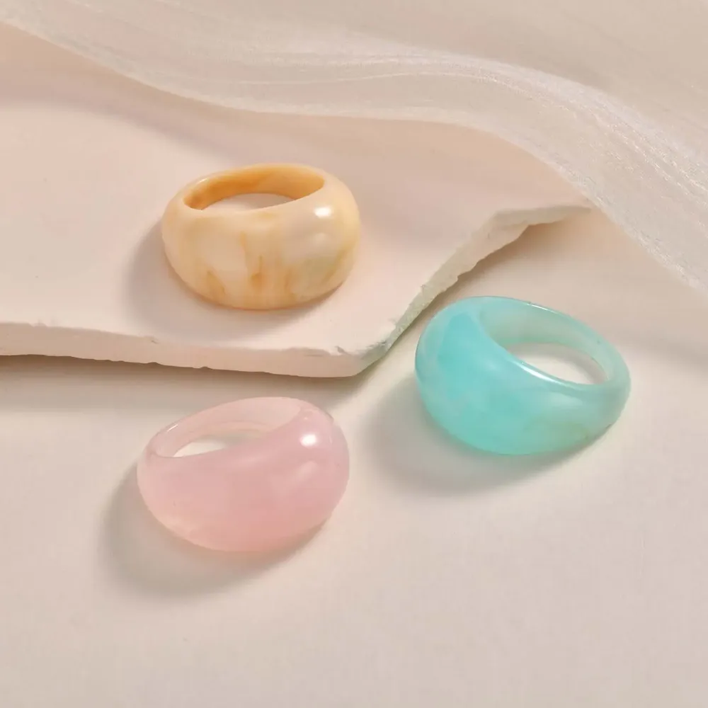 Bague géométrique résine acrylique couleur bonbon femme