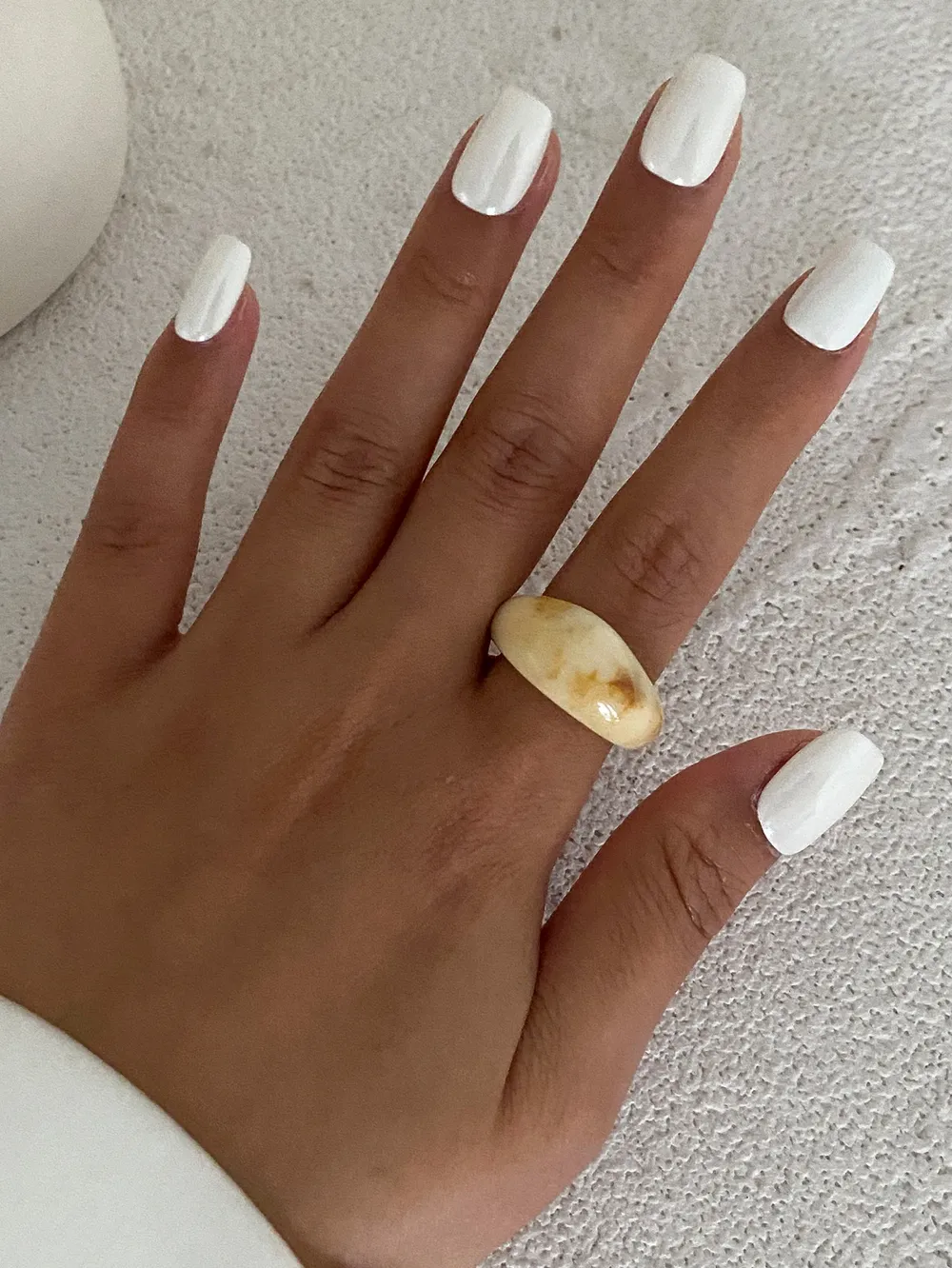 Bague résine acrylique géométrique ovale punk femme