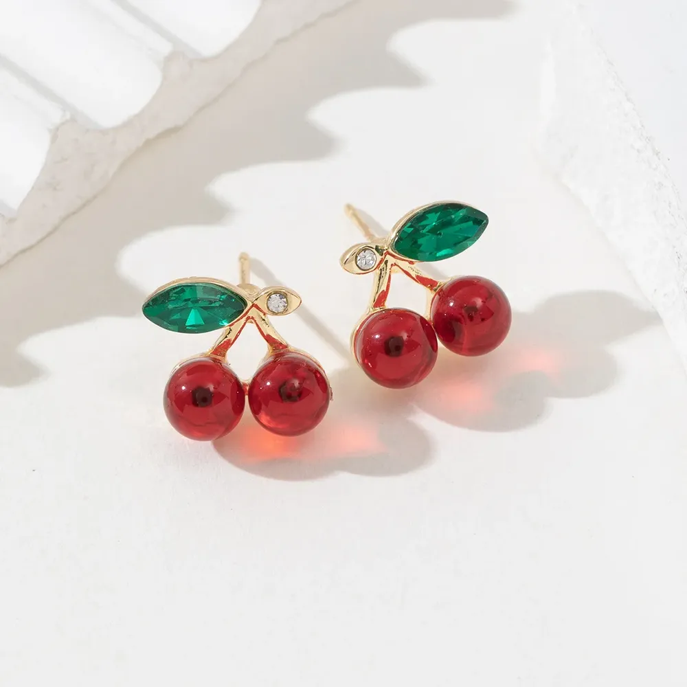 Boucles d'oreilles cerise résine rouge zircon brillant