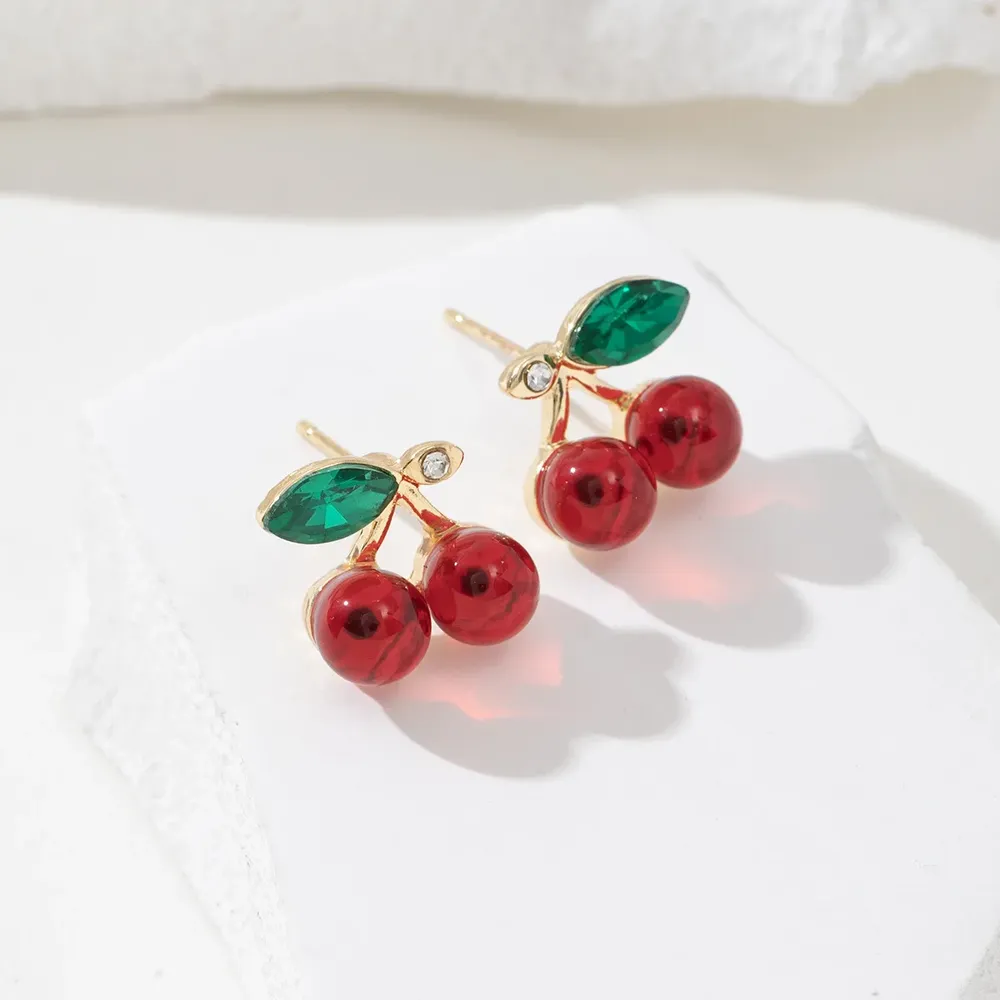 Boucles d'oreilles cerise résine rouge zircon brillant