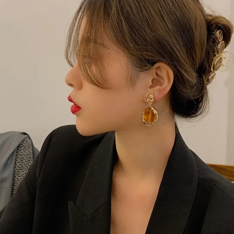 Boucles d'oreilles clip résine irrégulière géométrique vintage
