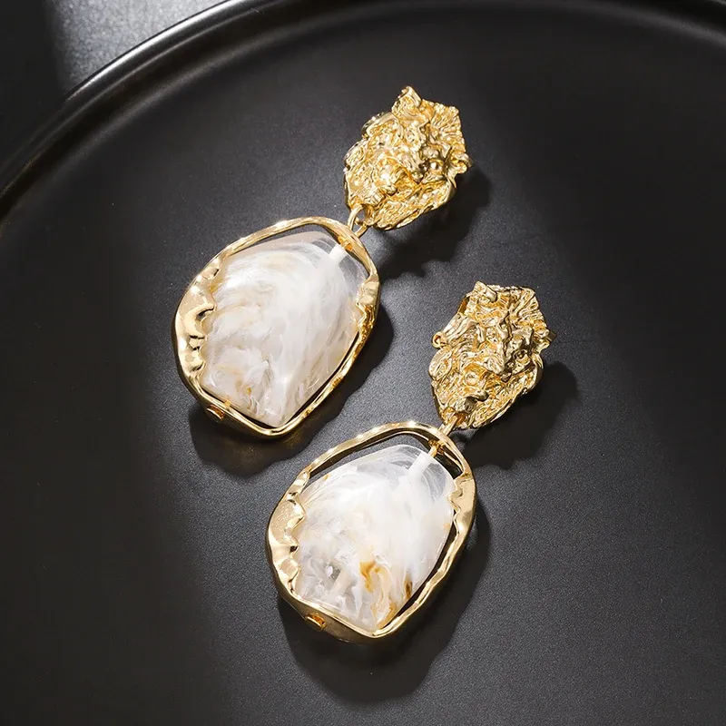 Boucles d'oreilles clip résine irrégulière géométrique vintage