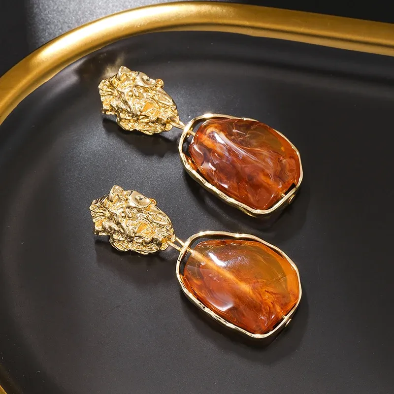 Boucles d'oreilles clip résine irrégulière géométrique vintage