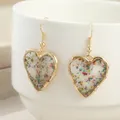 Boucles d'oreilles cœur résine fleurs séchées transparentes – 2