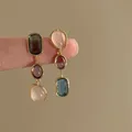 Boucles d'oreilles résine asymétriques géométriques rétro – 1