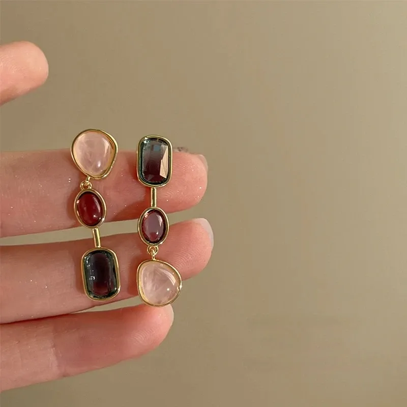 Boucles d'oreilles résine asymétriques géométriques rétro