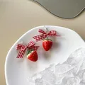 Boucles d'oreilles résine fraise et fruits fantaisie – 1
