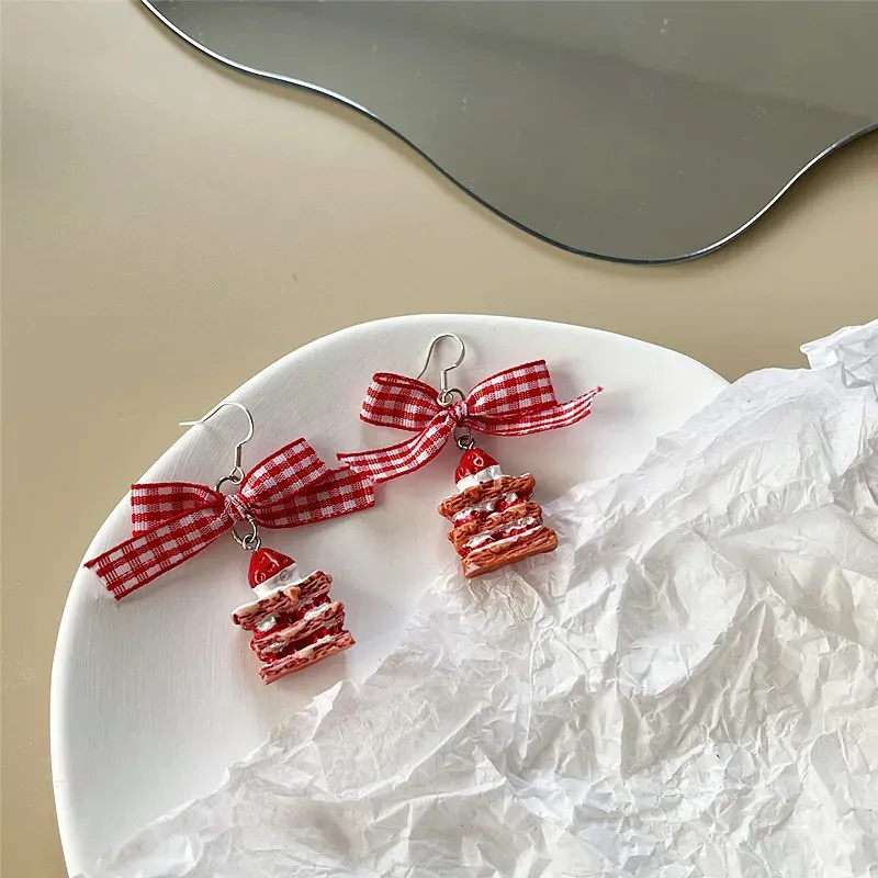 Boucles d'oreilles résine fraise et fruits fantaisie