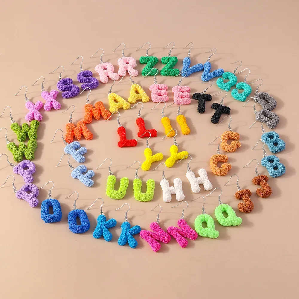 Boucles d'oreilles résine lettres florales 26 initiales