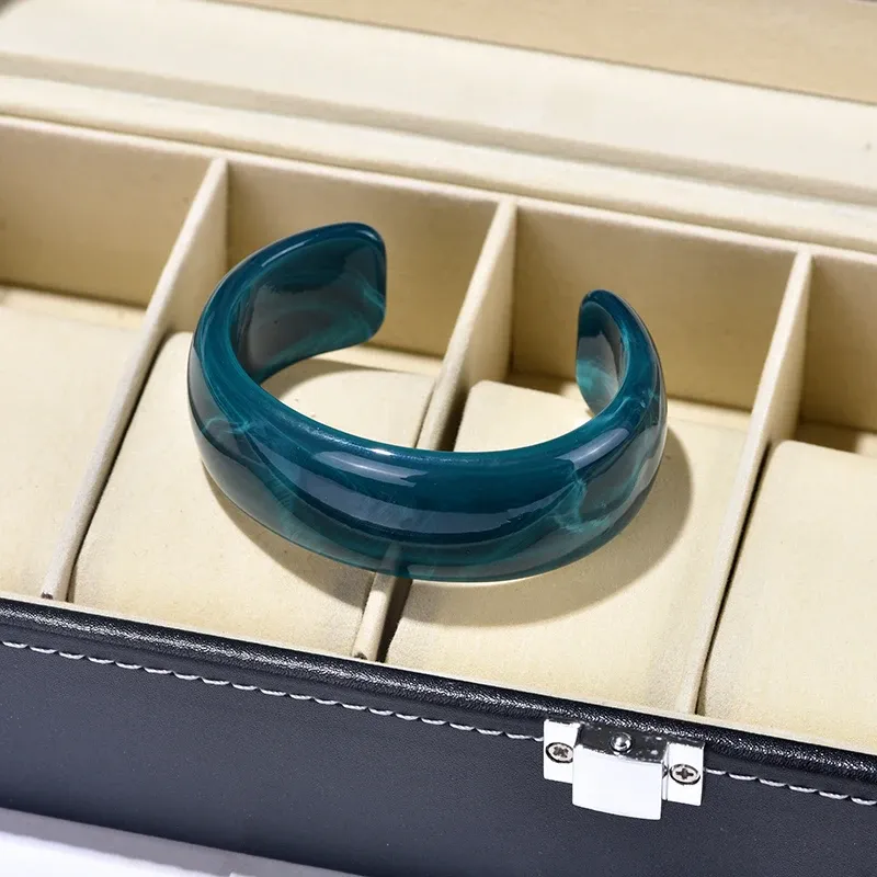 Bracelet large résine acrylique rond ouvert vintage