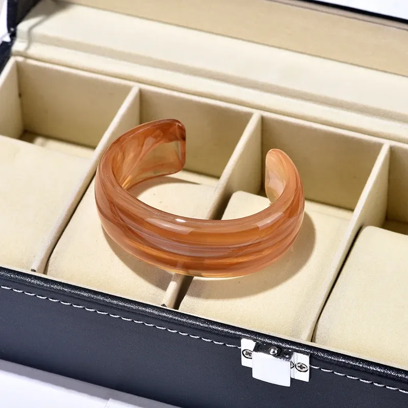 Bracelet large résine acrylique rond ouvert vintage