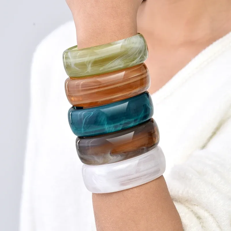 Bracelet large résine acrylique rond ouvert vintage