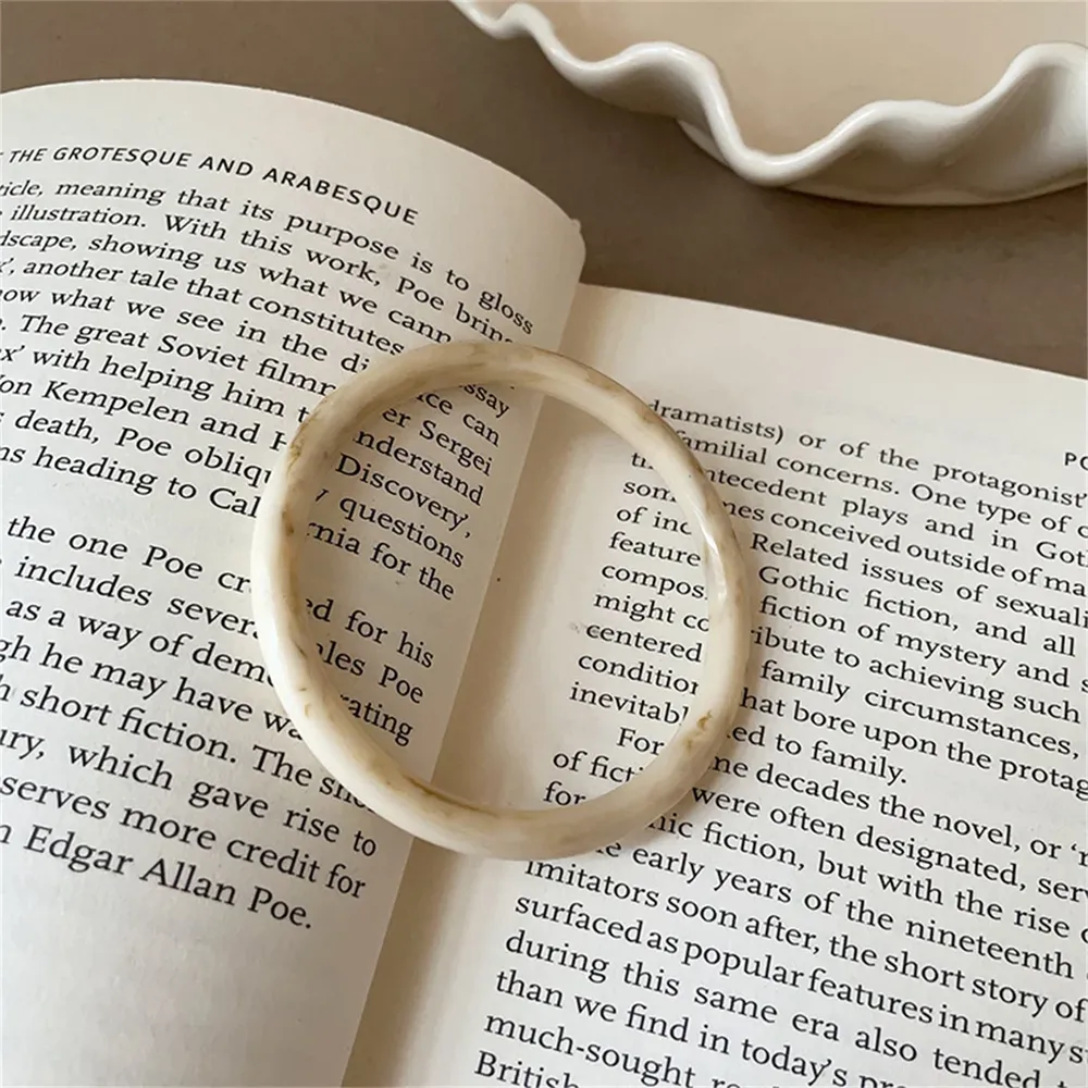 Bracelet résine écaille de tortue blanc vintage Y2k