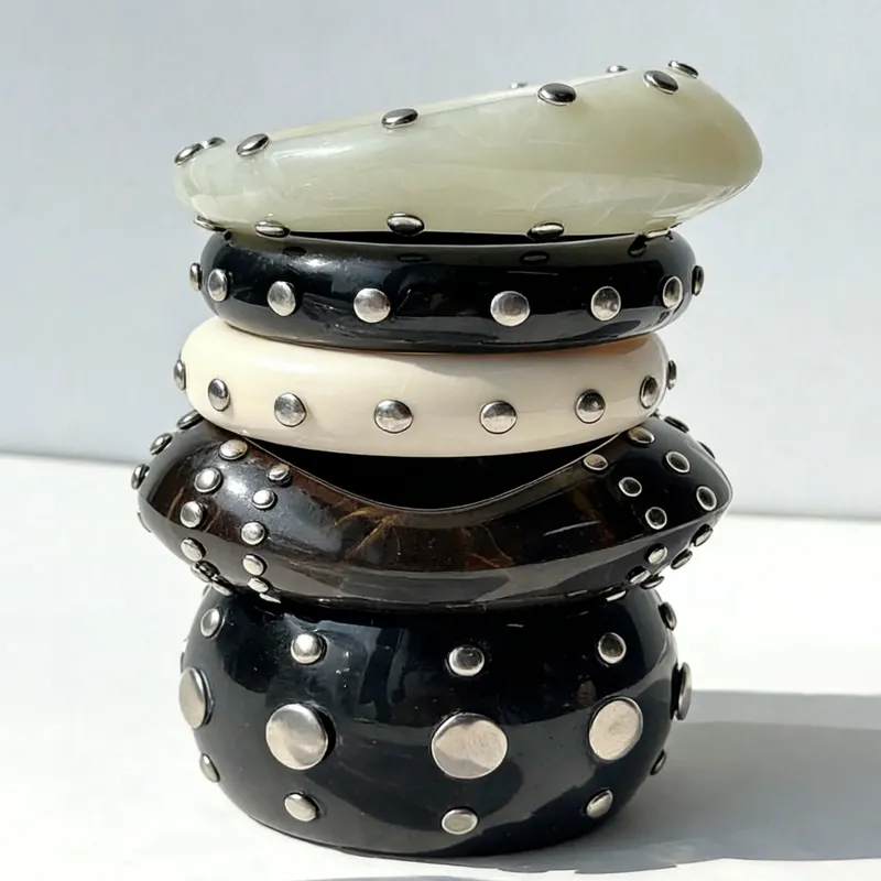 Bracelet résine irrégulier noir et blanc punk pour femmes