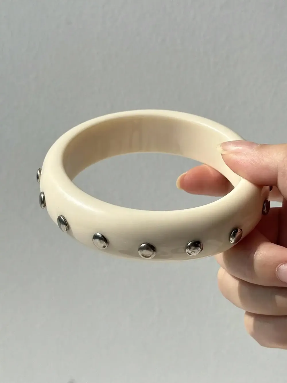Bracelet résine irrégulier noir et blanc punk pour femmes