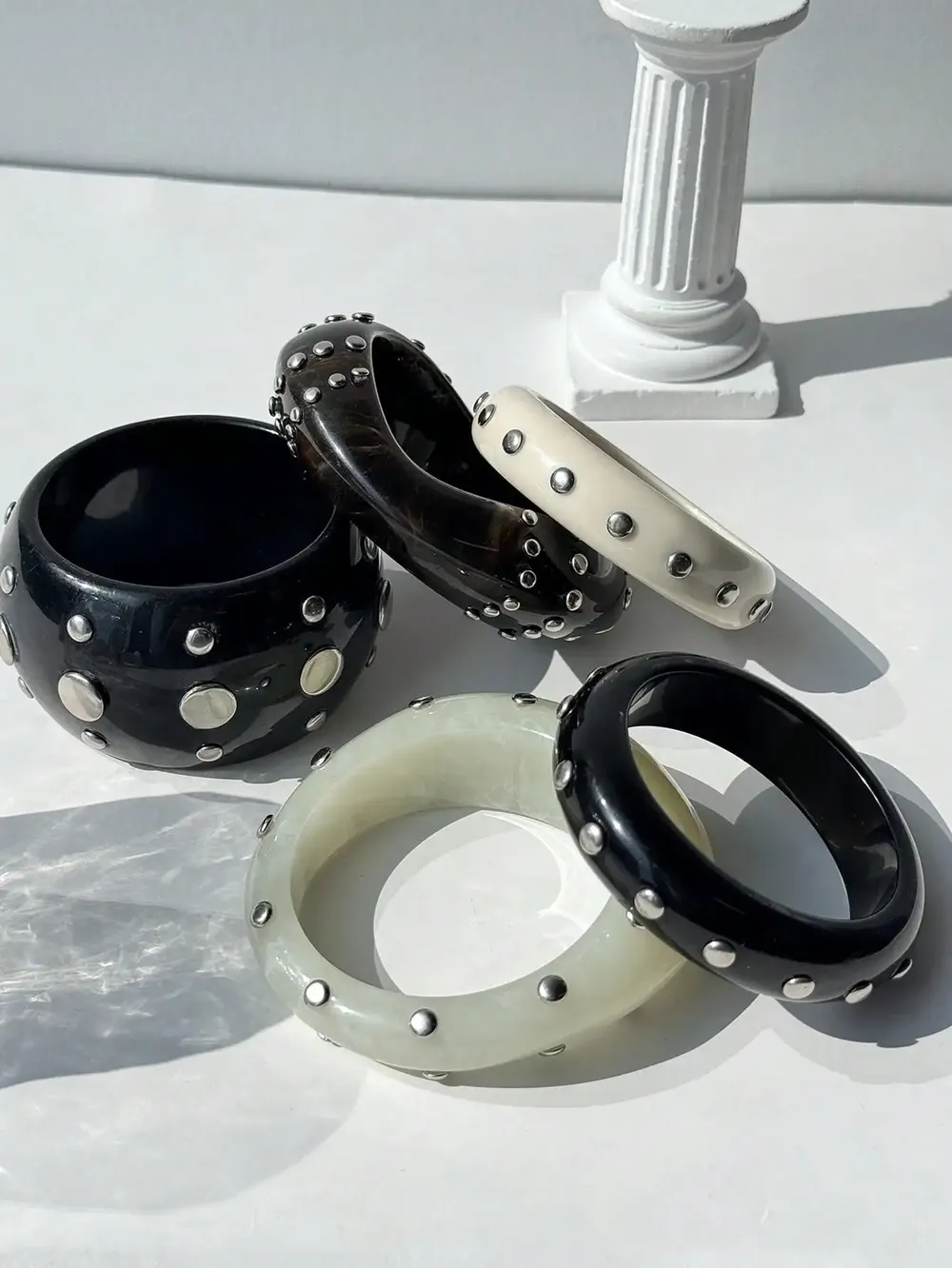 Bracelet résine irrégulier noir et blanc punk pour femmes