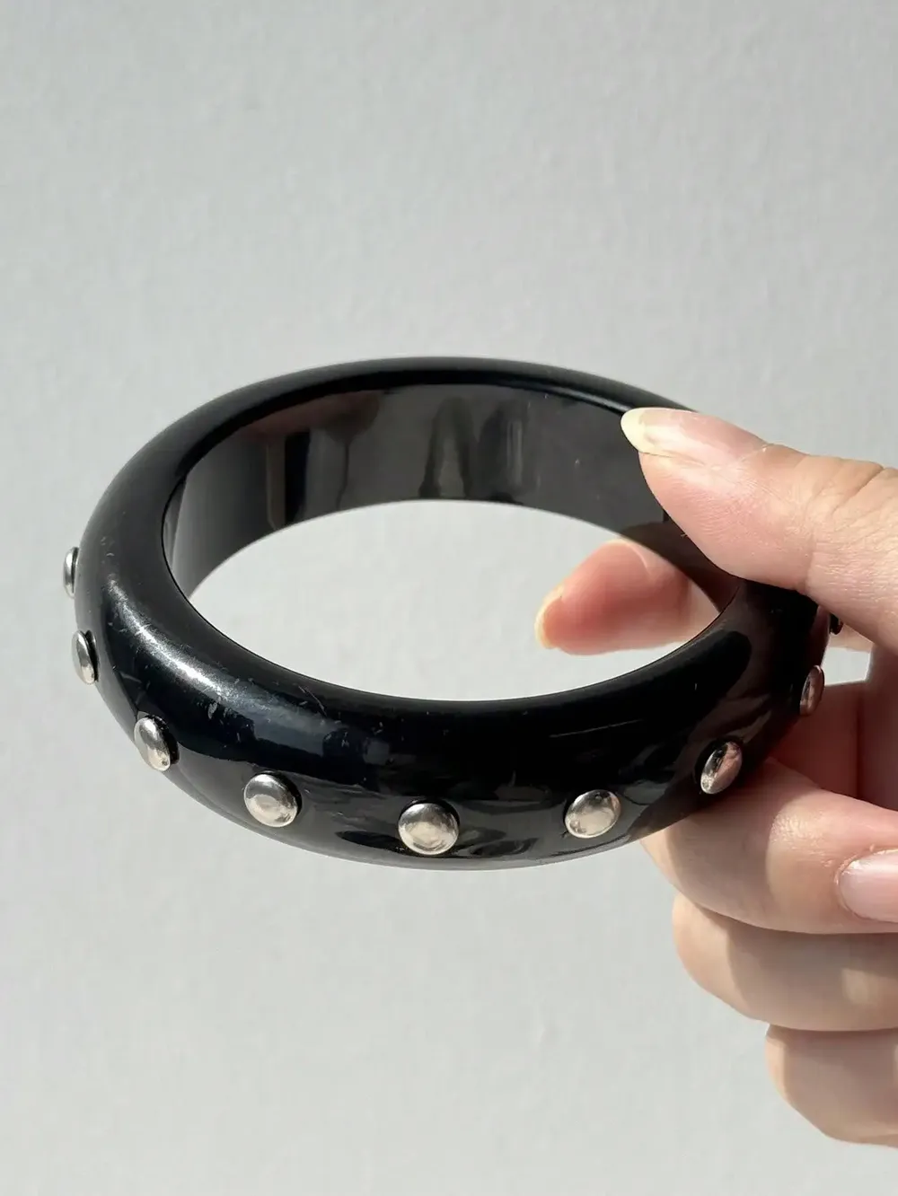 Bracelet résine irrégulier noir et blanc punk pour femmes