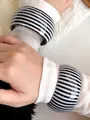 Bracelet résine large rayé noir et blanc pour femmes – 6