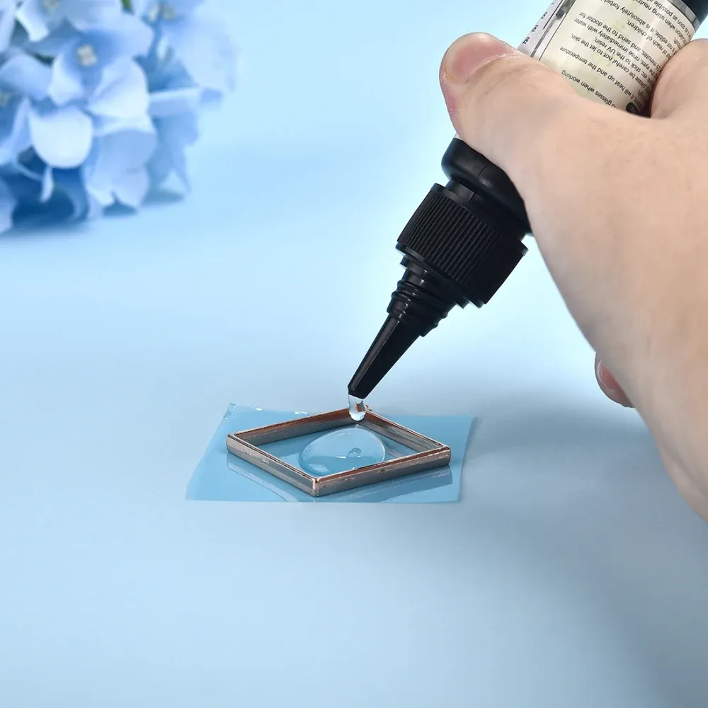 Colle résine UV 10 à 1000 g séchage rapide bijoux