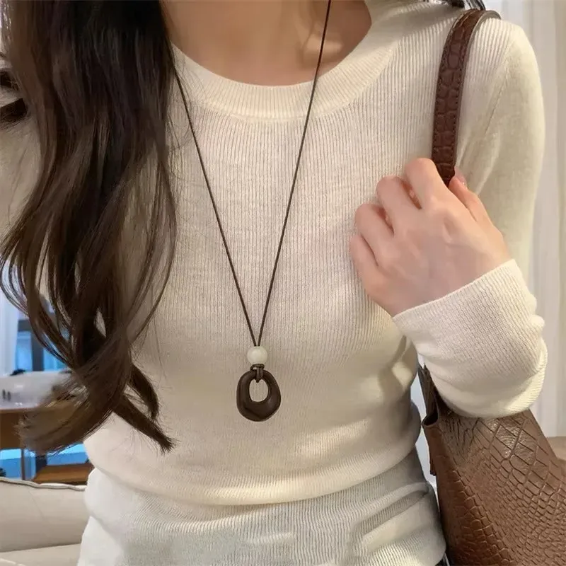 Collier résine géométrique irrégulier long pour femme
