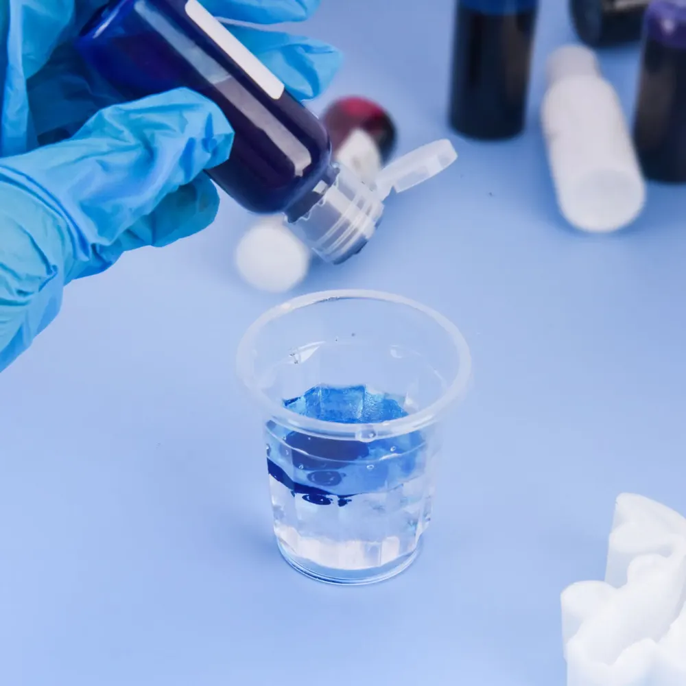 Colorant liquide concentré lumineux 80 g pour résine