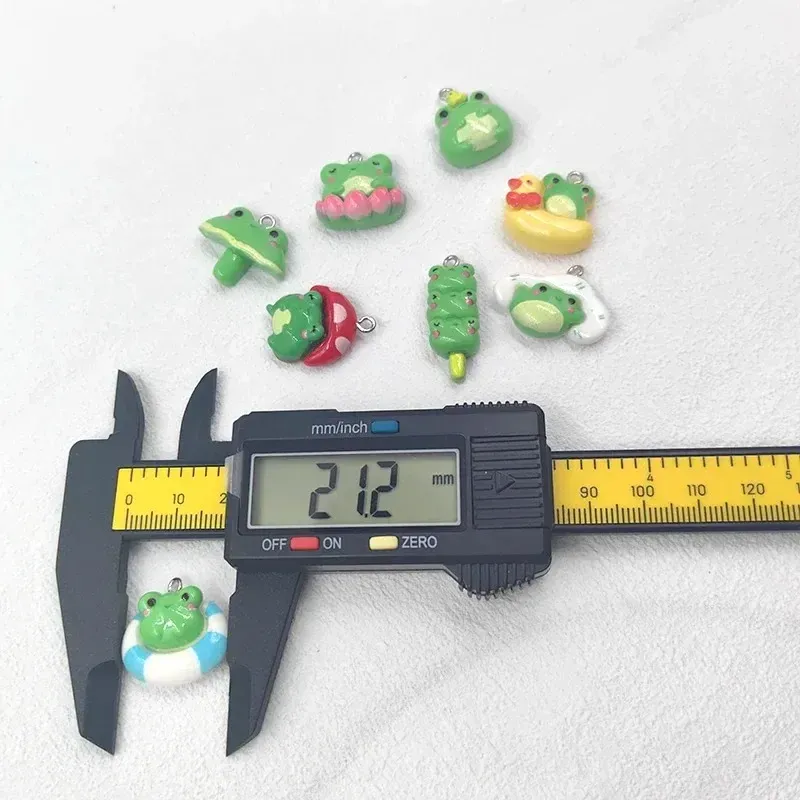 Lot de 10 breloques résine grenouille kawaii pour bijoux