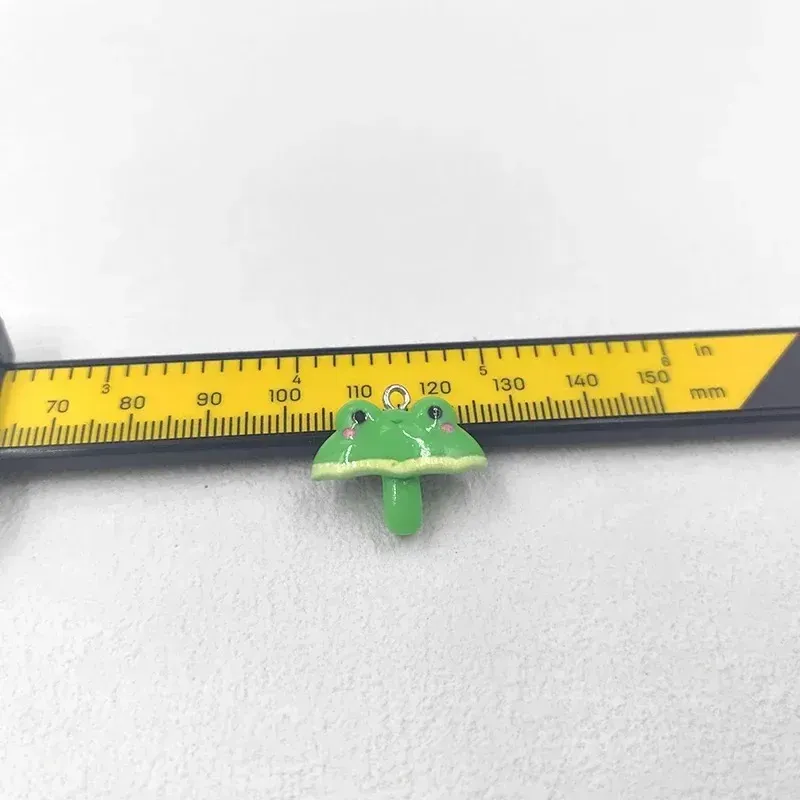 Lot de 10 breloques résine grenouille kawaii pour bijoux