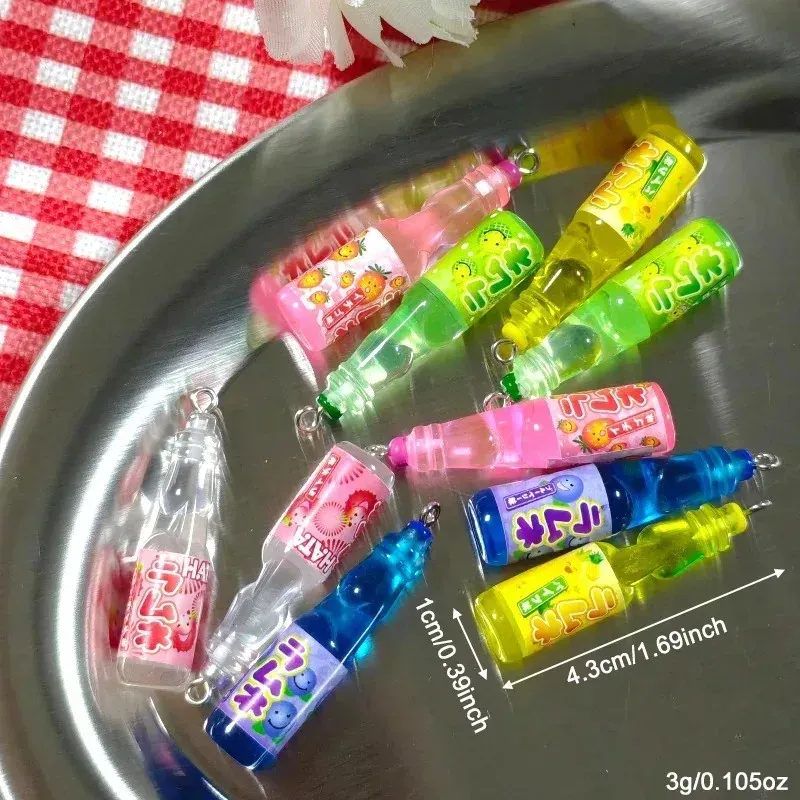 Lot de 10 breloques résine mini bouteilles soda pour bijoux