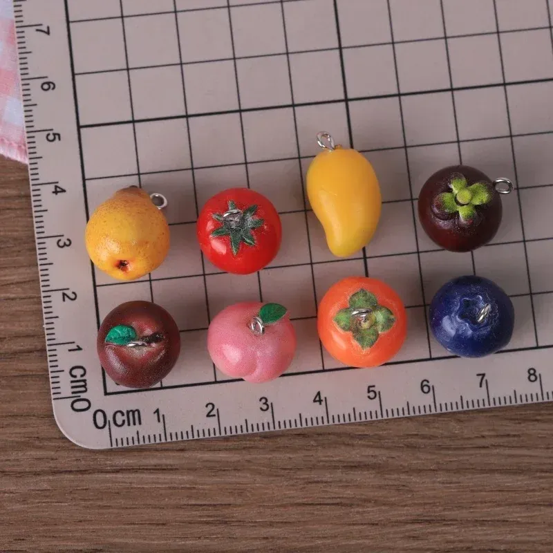 Lot de 10 breloques résine mini fruits pour bijoux