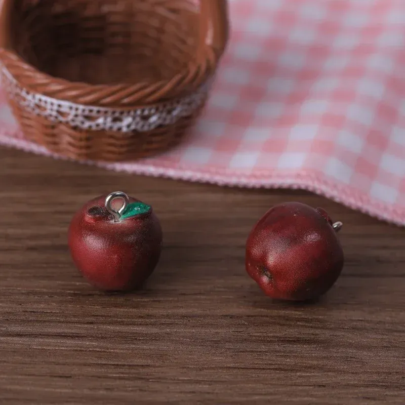 Lot de 10 breloques résine mini fruits pour bijoux