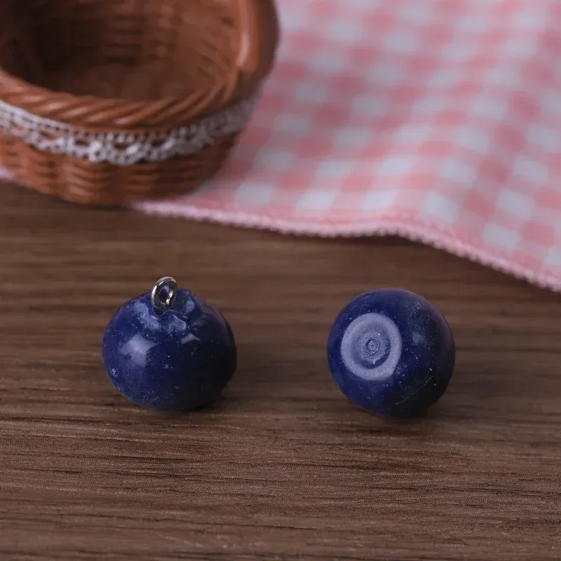 Lot de 10 breloques résine mini fruits pour bijoux
