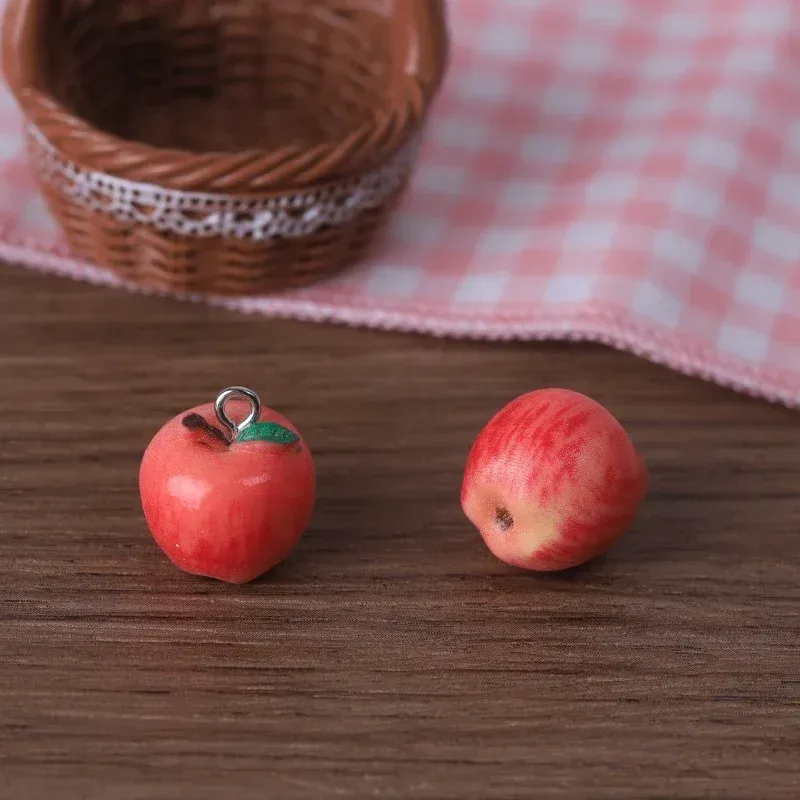 Lot de 10 breloques résine mini fruits pour bijoux