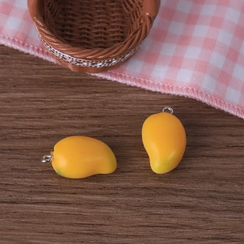 Lot de 10 breloques résine mini fruits pour bijoux