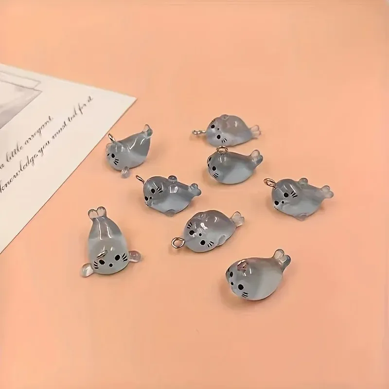 Lot de 4 breloques résine lumineuses aléatoires pour bijoux