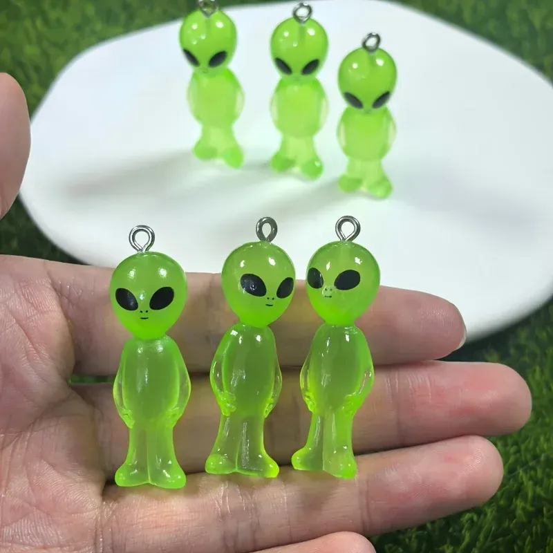Lot de 6 breloques résine lumineuses extraterrestres pour bijoux