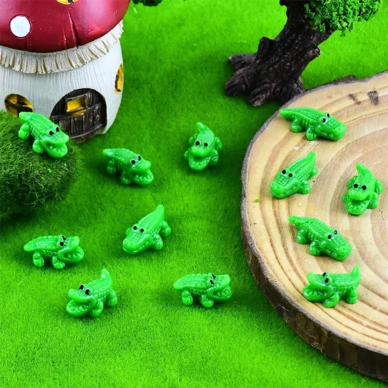 Miniatures crocodiles résine lot de 10 à 100