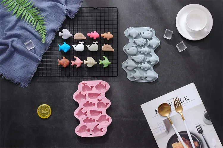 Moule silicone 12 poissons pour chocolats et bougies