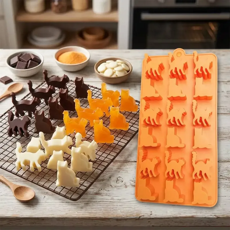 Moule silicone 15 chats pour savons et chocolats
