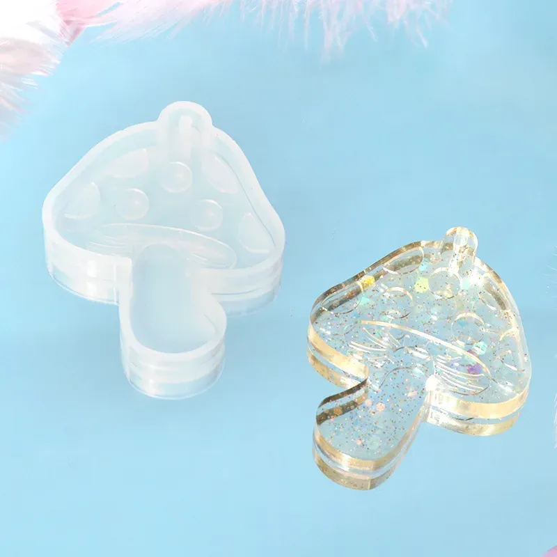 Moule silicone champignon pour porte-clés et bijoux