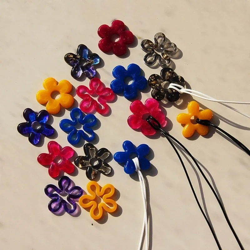 Moule silicone fleur creuse pour pendentif et porte-clés