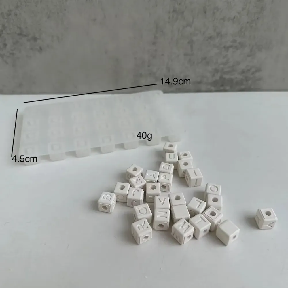 Moule silicone lettres carrées pour bijoux et colliers DIY