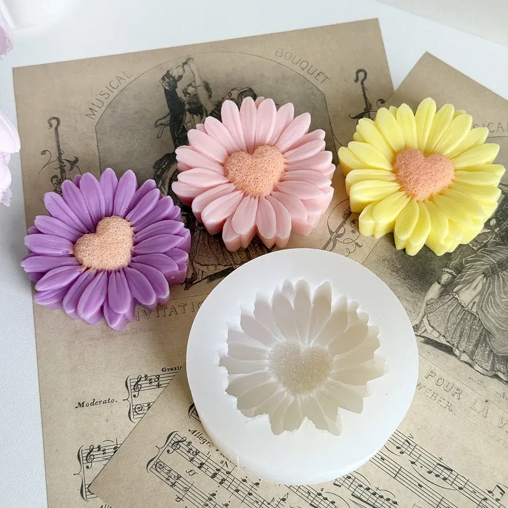 Moule silicone marguerite amour pour bougie parfumée