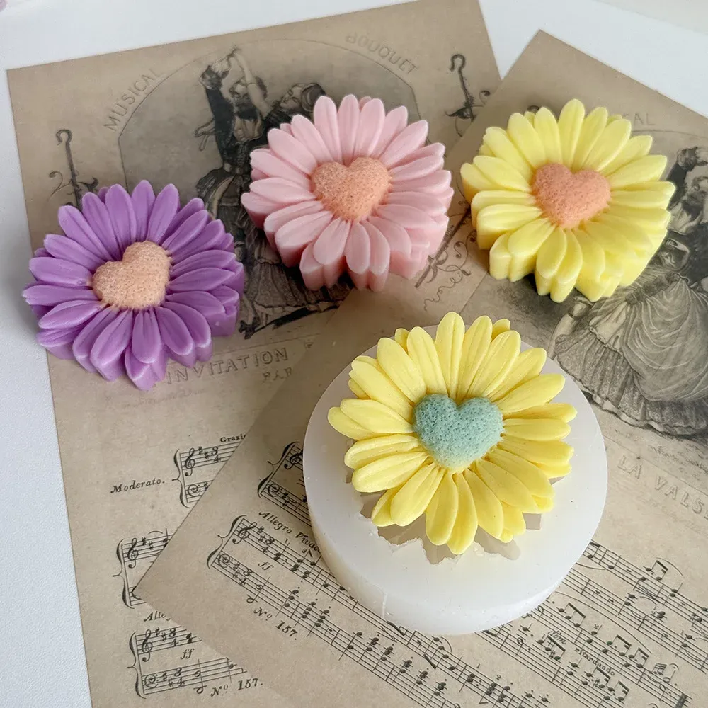 Moule silicone marguerite amour pour bougie parfumée