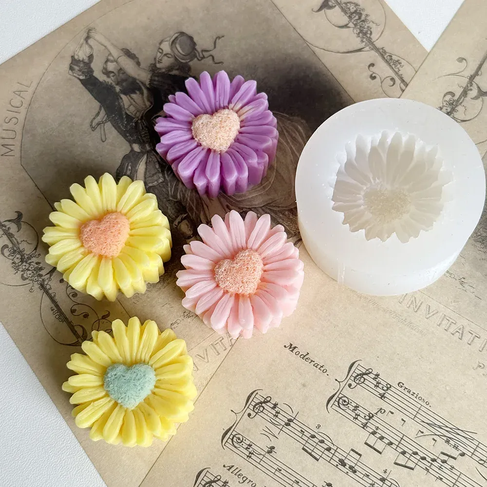 Moule silicone marguerite amour pour bougie parfumée
