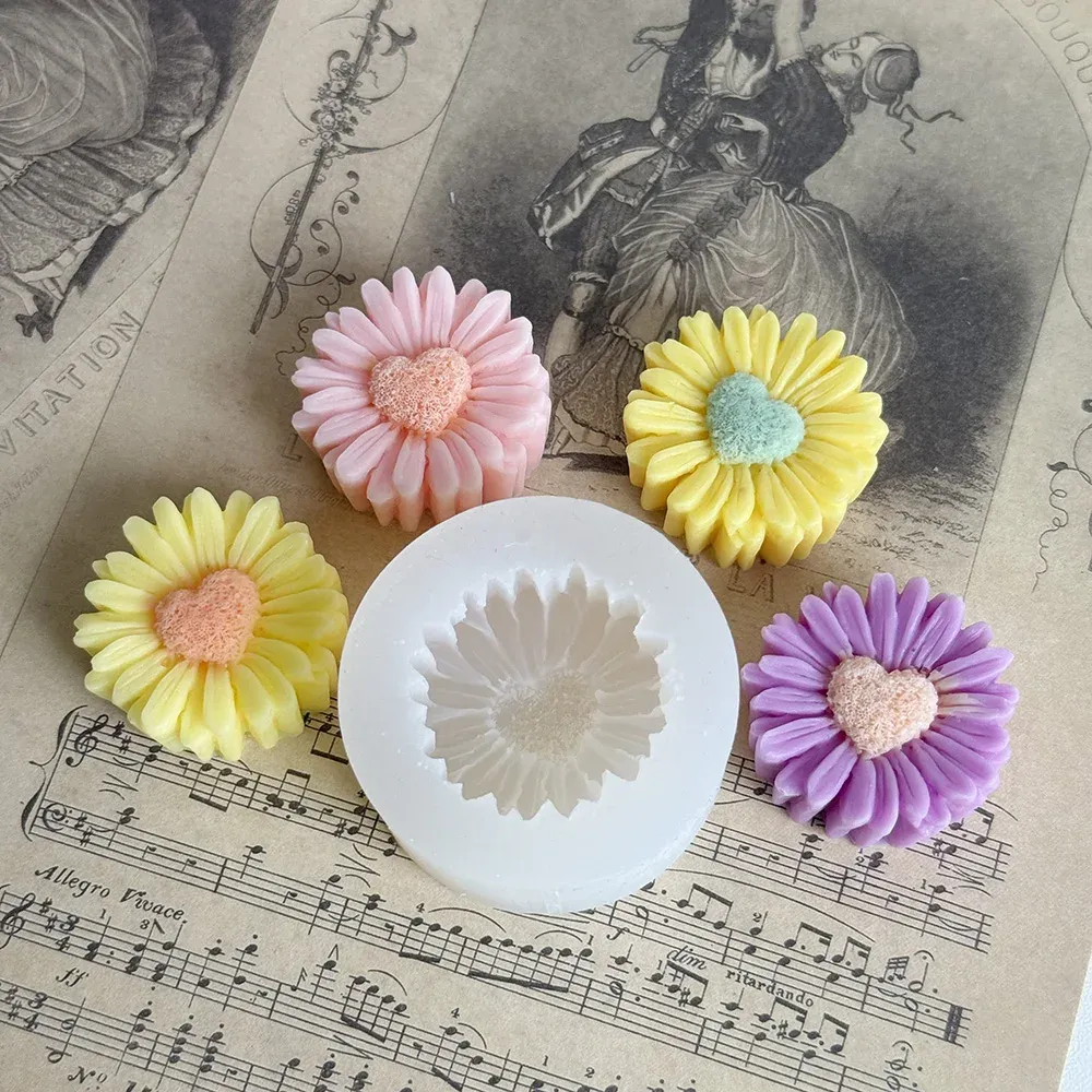 Moule silicone marguerite amour pour bougie parfumée