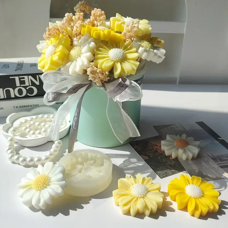 Moule silicone marguerite pour bougie et savon