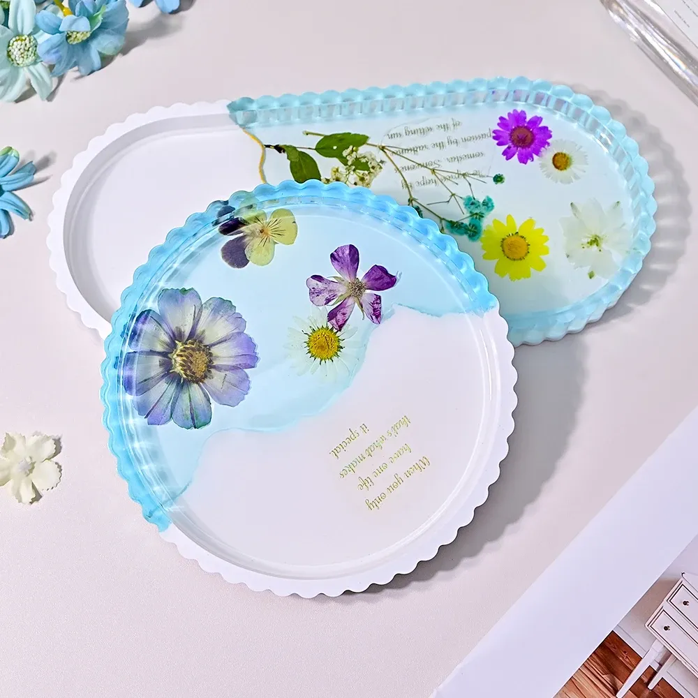 Moule silicone plateau ovale bord rayé pour résine