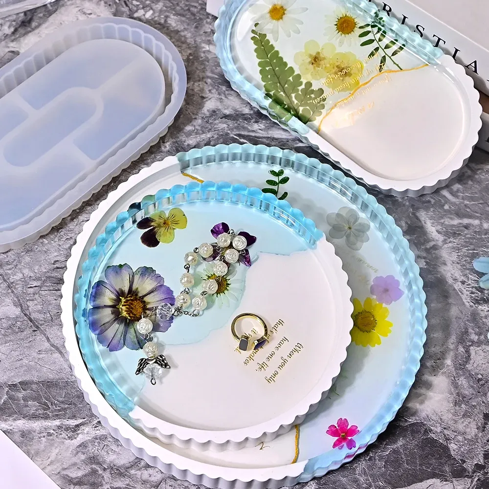 Moule silicone plateau ovale bord rayé pour résine