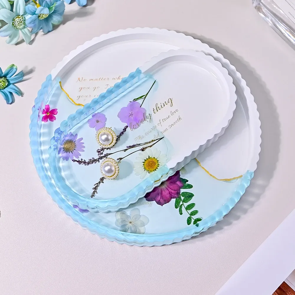Moule silicone plateau ovale bord rayé pour résine